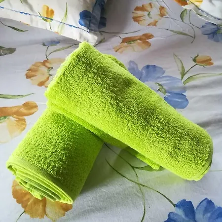 Stromovy Srub S Karavanem U Reky Tatil Evi Kovářov