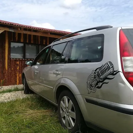Vakantiehuis Stromovy Srub S Karavanem U Reky *