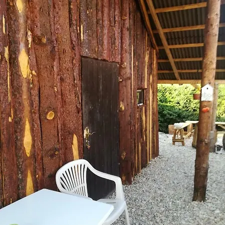 Vakantiehuis Stromovy Srub S Karavanem U Reky